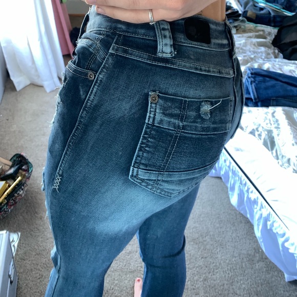 Distressed jeans - Picture 3 of 5